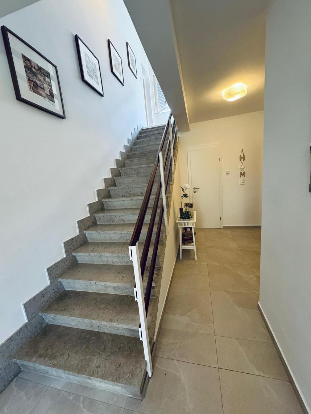 ホテル Kosovic Family House メドゥリン エクステリア 写真